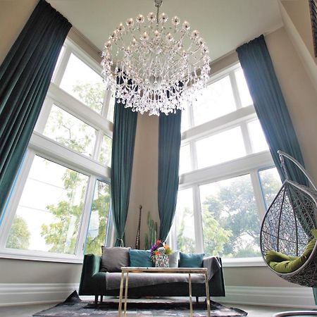 Modernized Five Bedroom Villa Richmond Hill Exterior photo